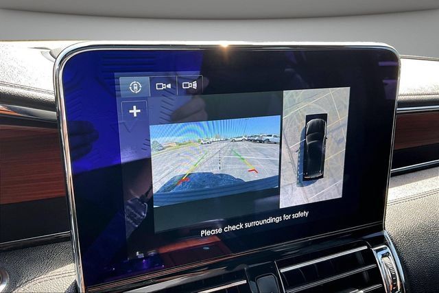 Used 2019 Lincoln Navigator Reserve AWD/4WD image 14