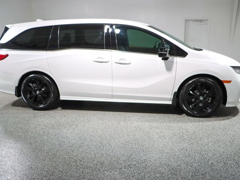 Used 2024 Honda Odyssey Sport image 6