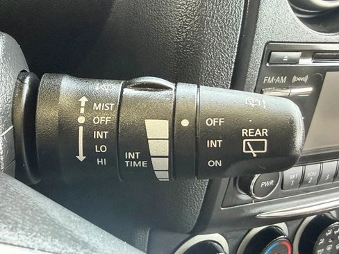 Used 2012 Nissan Rogue SV image 13