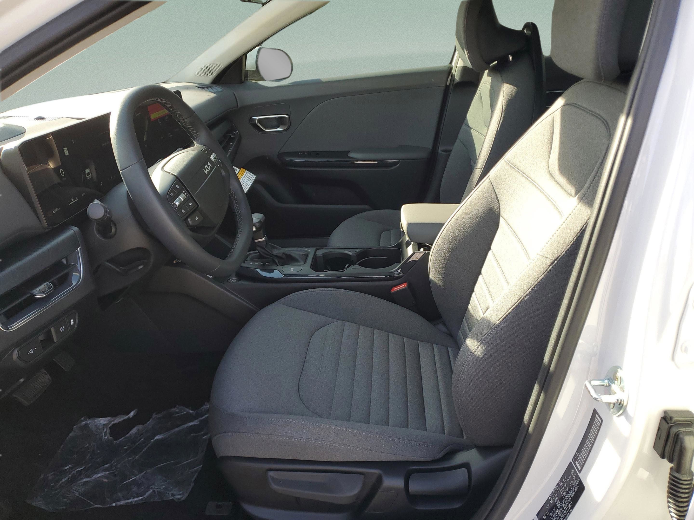 Certified 2025 Kia K4 EX FWD image 19