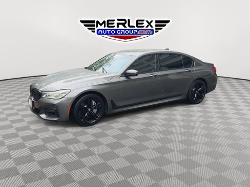 Used 2017 BMW 750i RWD image 4