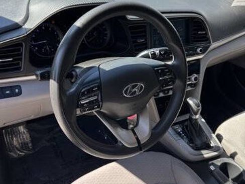 Used 2020 Hyundai Elantra SEL image 11