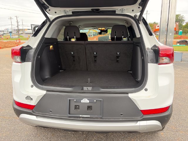 Used 2025 Chevrolet TrailBlazer LT w/ Convenience Package FWD image 30