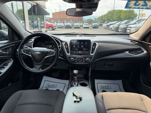 Used 2023 Chevrolet Malibu RS w/ LPO, Floor Liner Package FWD image 13