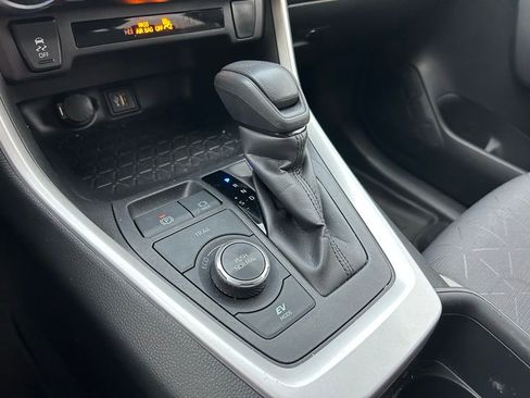 Certified 2024 Toyota RAV4 XLE w/ Convenience Package image 27