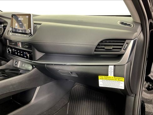 New 2026 Nissan Rogue S image 21