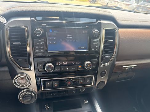 Used 2018 Nissan Titan Platinum Reserve w/ Platinum Utility Package AWD/4WD image 8