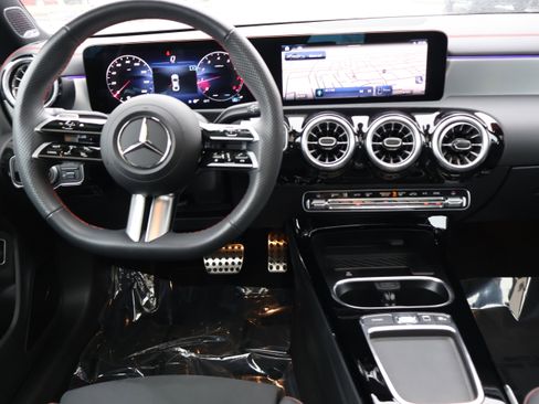 Certified 2025 Mercedes-Benz CLA 250 image 19