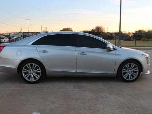 Used 2019 Cadillac XTS Luxury image 6