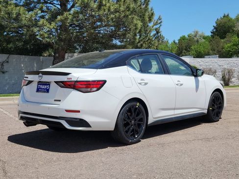 New 2025 Nissan Sentra SR w/ Midnight Edition image 3