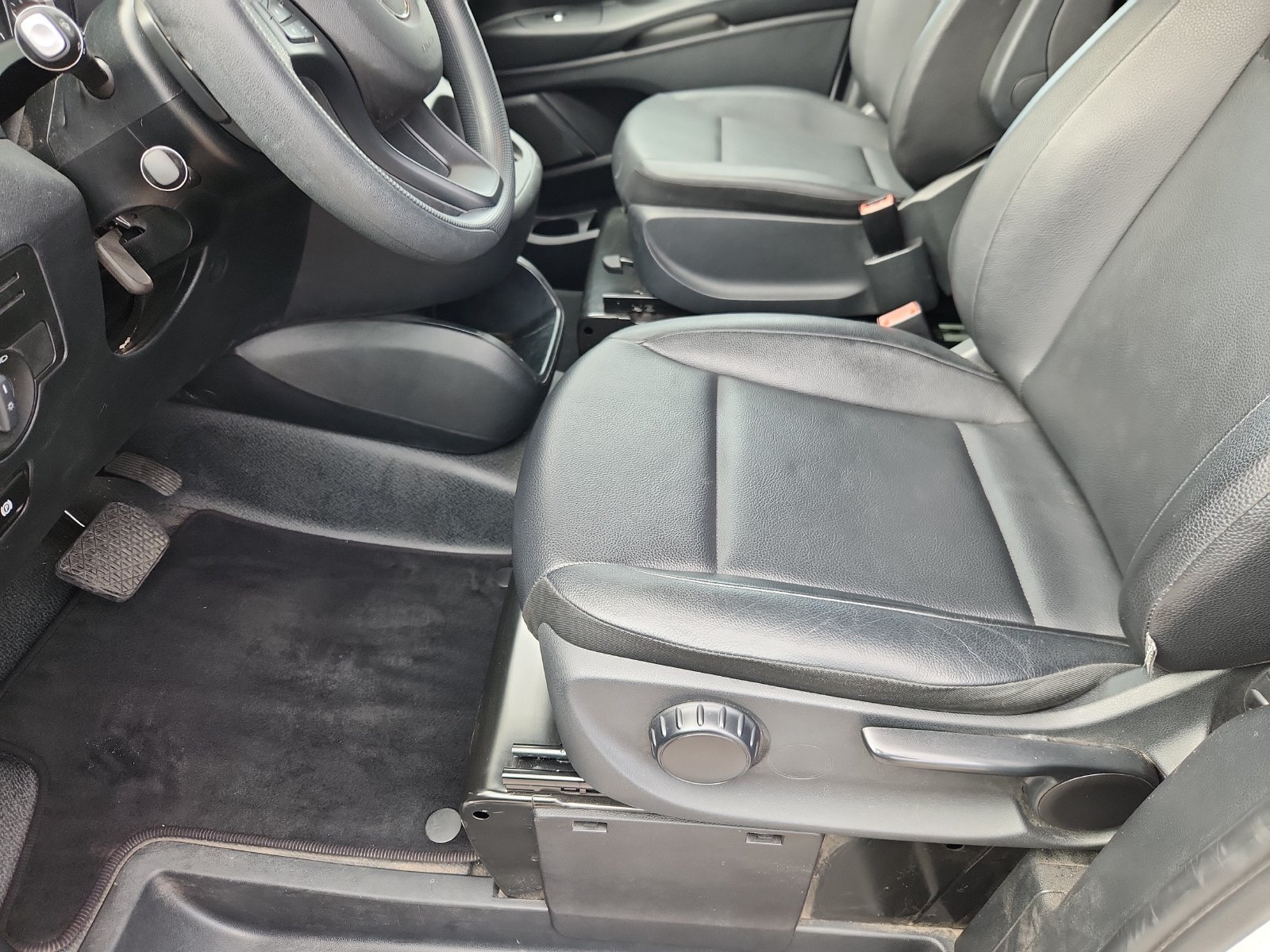 Used 2023 Mercedes-Benz Metris Passenger image 10