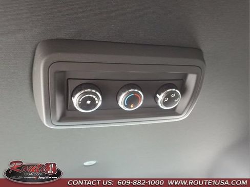 Used 2016 Dodge Grand Caravan SE FWD image 23