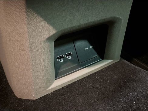 Used 2018 Volkswagen Atlas SEL Premium image 33