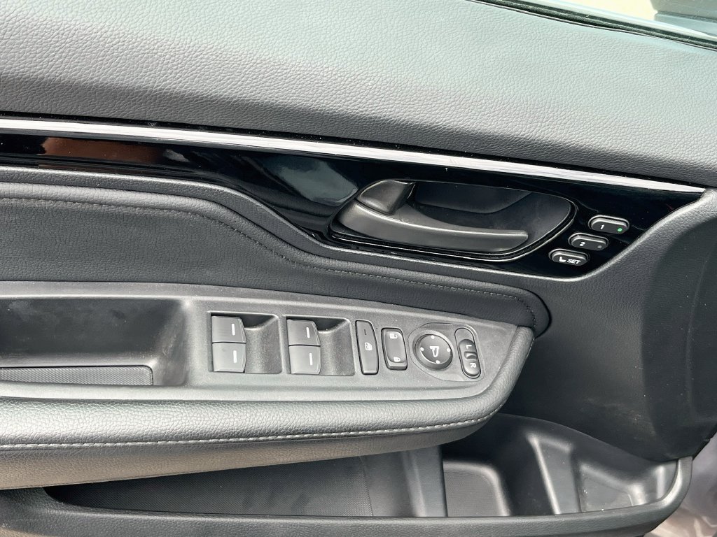 Used 2025 Honda Odyssey Touring image 18