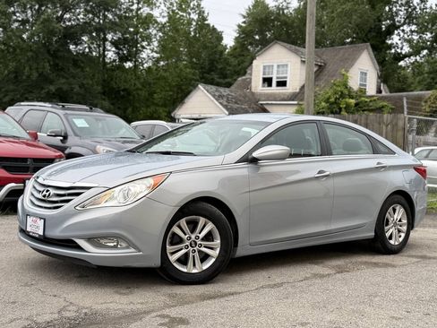 Used 2013 Hyundai Sonata GLS w/ Popular Equipment Pkg FWD image 2