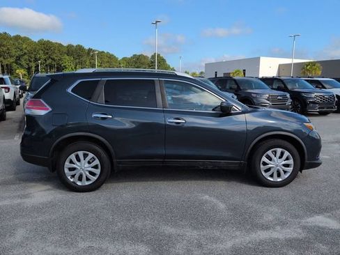Used 2016 Nissan Rogue S w/ Appearance Package FWD image 3