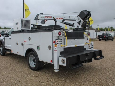 New 2025 Ford F550 4x4 Regular Cab Super Duty image 9