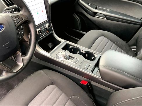 Used 2024 Ford Edge SE w/ Black Appearance Package AWD/4WD image 14