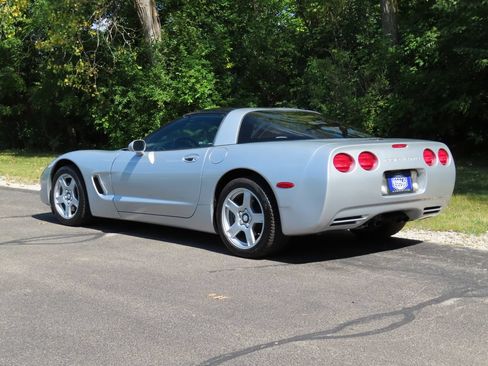 Used 1997 Chevrolet Corvette Coupe w/ Memory Pkg RWD image 24