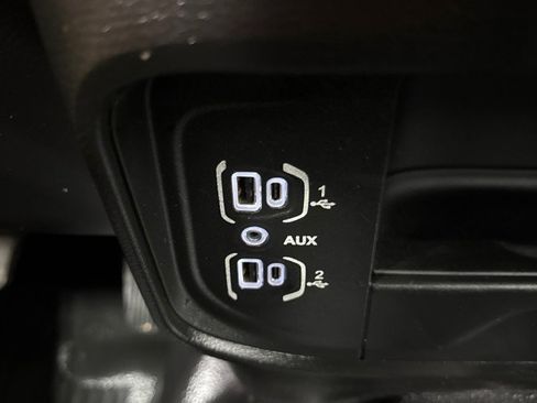 Used 2022 RAM 2500 Tradesman w/ Chrome Appearance Group AWD/4WD image 23