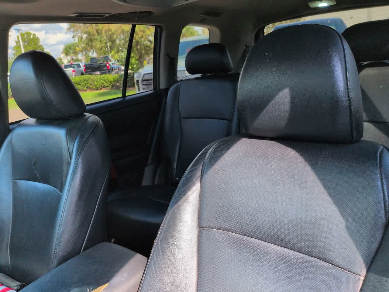 Used 2011 Toyota Highlander Limited w/ Tow Pkg FWD image 8