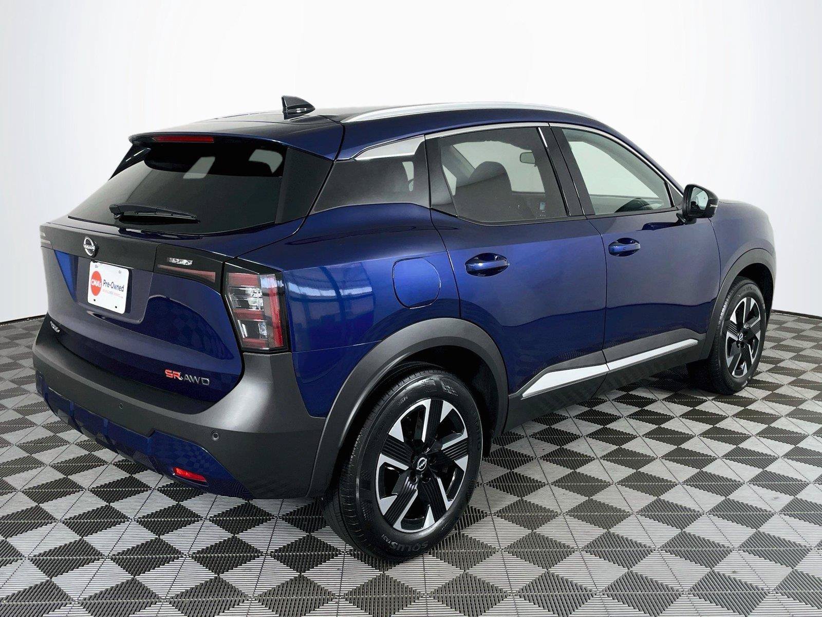 Used 2026 Nissan Kicks SR AWD/4WD image 9