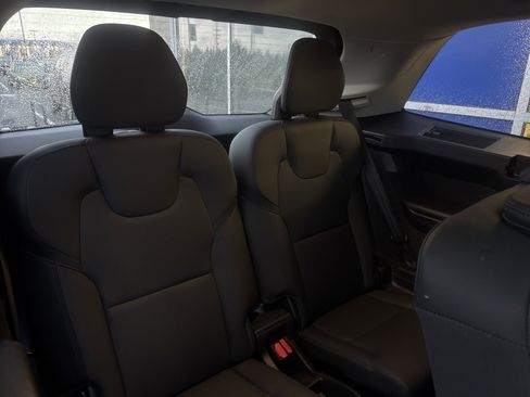 Used 2025 Volvo XC90 B6 Plus image 14