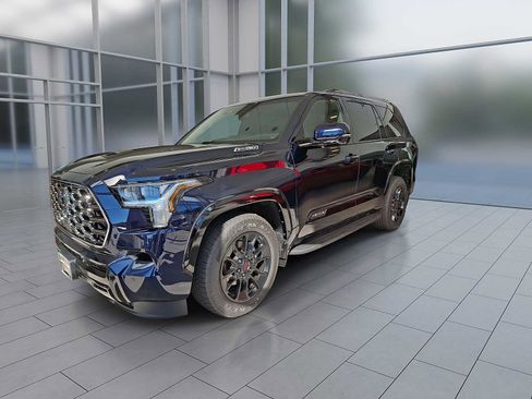 New 2025 Toyota Sequoia Platinum image 7