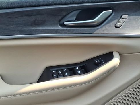 Certified 2023 Jeep Grand Cherokee L Limited AWD/4WD image 23