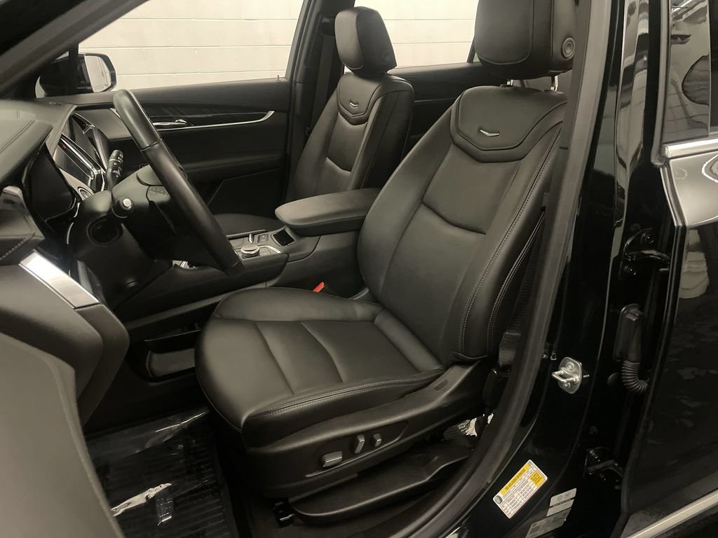 Used 2024 Cadillac XT6 Premium Luxury w/ LPO, Floor Liner Package FWD image 14