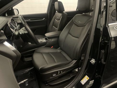 Used 2024 Cadillac XT6 Premium Luxury w/ LPO, Floor Liner Package FWD image 14