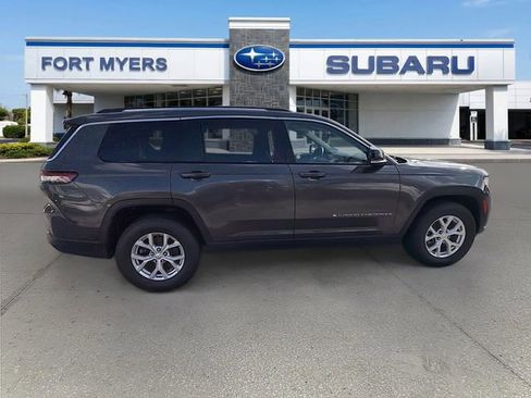 Used 2023 Jeep Grand Cherokee L Limited AWD/4WD image 2