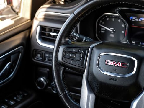 Used 2021 GMC Yukon XL SLT image 13