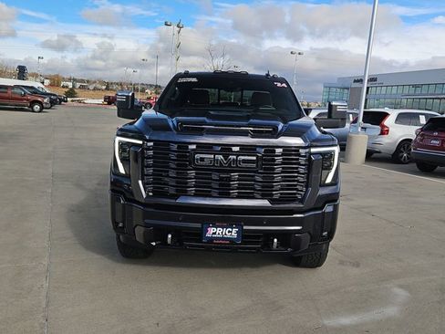 Used 2024 GMC Sierra 3500 Denali Ultimate image 2