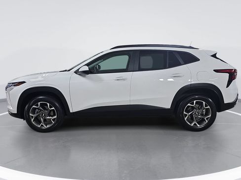 Used 2025 Chevrolet Trax LT w/ Driver Confidence Package FWD image 7
