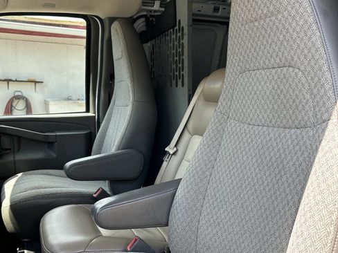 Used 2019 GMC Savana 2500 w/ Driver Convenience Package image 21