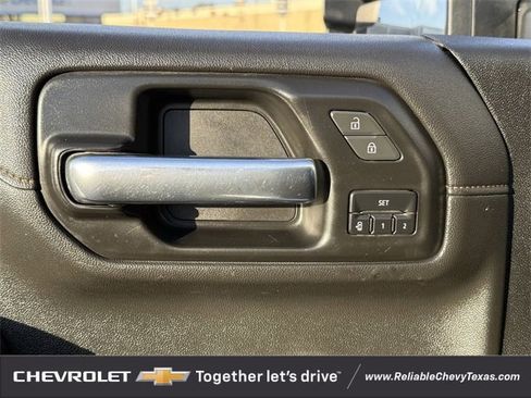 Used 2022 GMC Sierra 2500 AT4 image 33