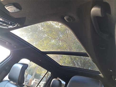 Used 2022 Jeep Grand Cherokee L Overland w/ Advanced Protech Group III image 20