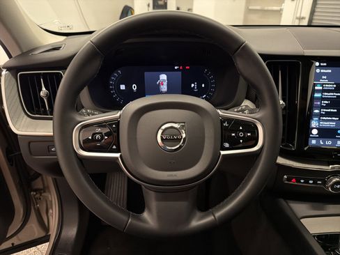 Used 2025 Volvo XC60 B5 Plus AWD/4WD image 17