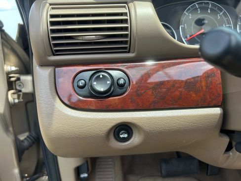 Used 2002 Chrysler Sebring LX image 11