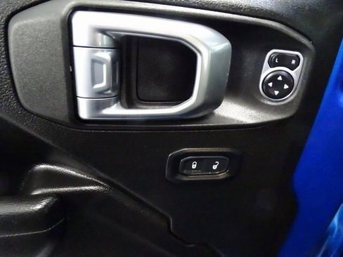 Certified 2022 Jeep Wrangler Unlimited Sport w/ Sun And Sound Package image 3