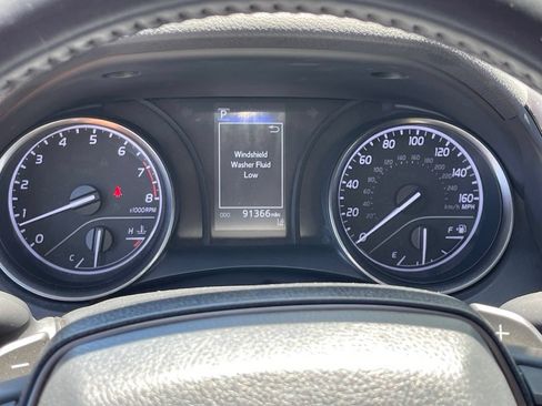 Used 2021 Toyota Camry SE FWD image 11
