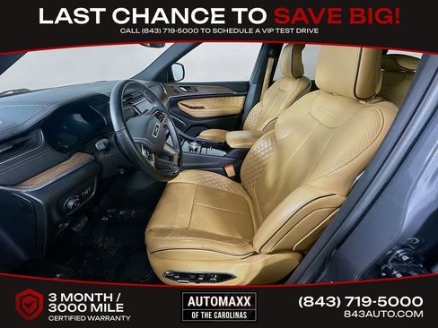 Used 2022 Jeep Grand Cherokee Summit w/ Luxury Tech Group V AWD/4WD image 15