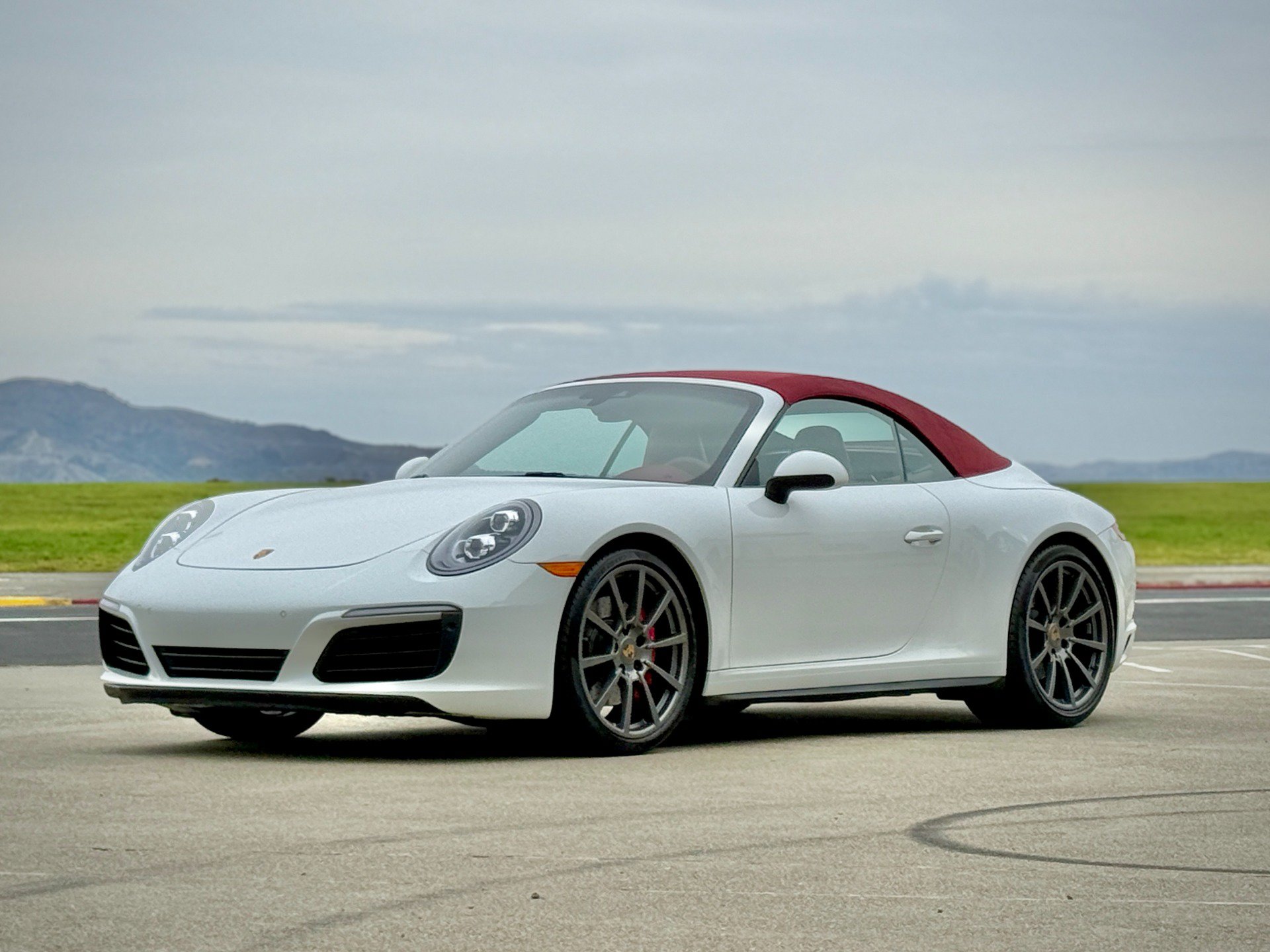 Used 2019 Porsche 911 Carrera 4S AWD/4WD image 24