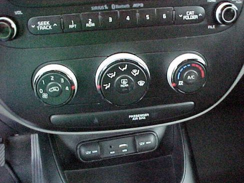 Used 2015 Kia Soul image 24
