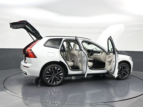 New 2026 Volvo XC60 T8 Ultra w/ Protection Package Premier AWD/4WD image 29