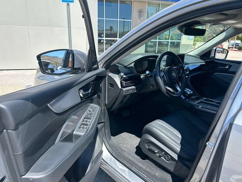 Used 2025 Acura MDX SH-AWD image 8