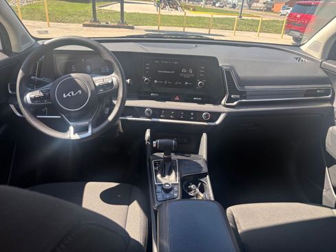 Used 2025 Kia Sportage LX image 31