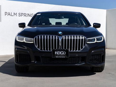 Used 2020 BMW 740i w/ M Sport Package RWD image 4