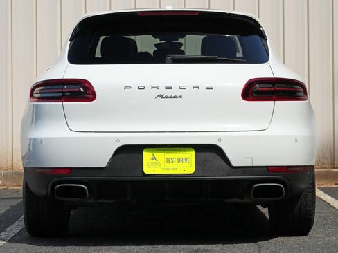Used 2018 Porsche Macan AWD/4WD image 10